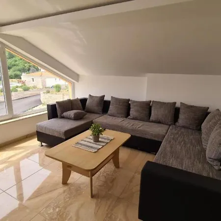 Apartment With One Bathroom *