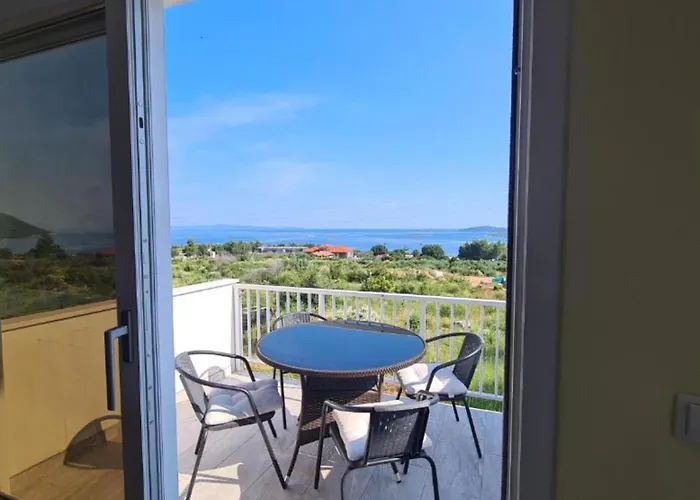 With One Bathroom Apartment