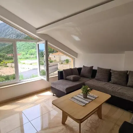 Διαμέρισμα With One Bathroom *