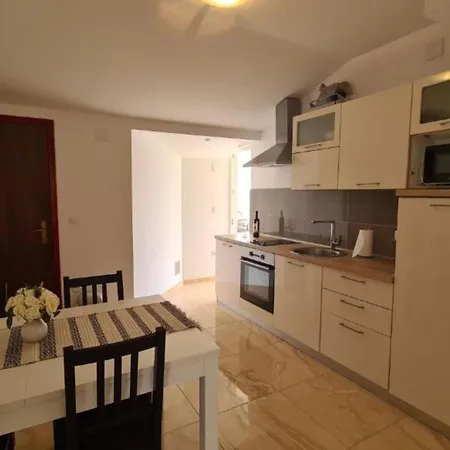 With One Bathroom Διαμέρισμα Orebić