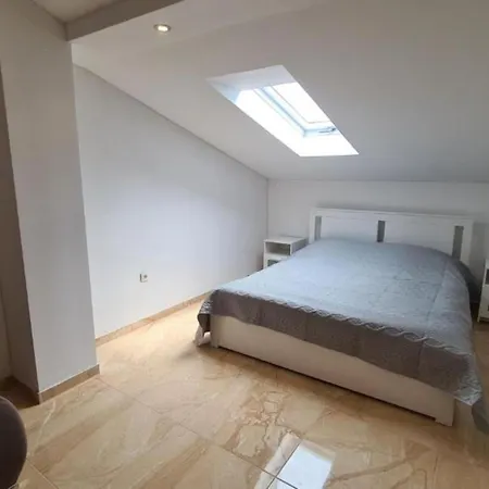 With One Bathroom Διαμέρισμα *