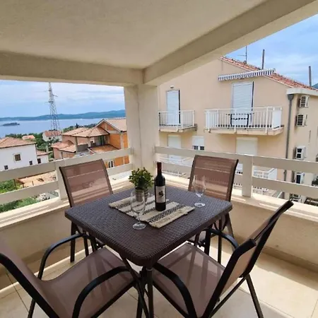 Διαμέρισμα With One Bathroom