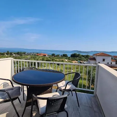 With One Bathroom Orebić