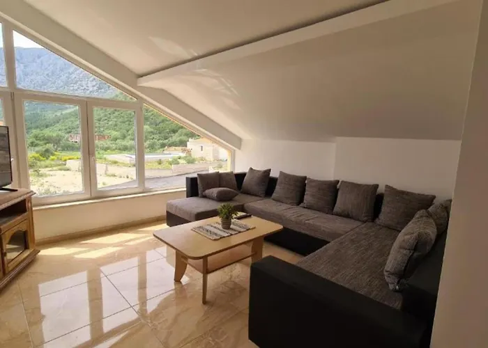 With One Bathroom 公寓